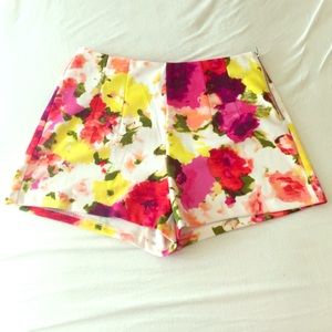 Forever21 Floral shorts size Large