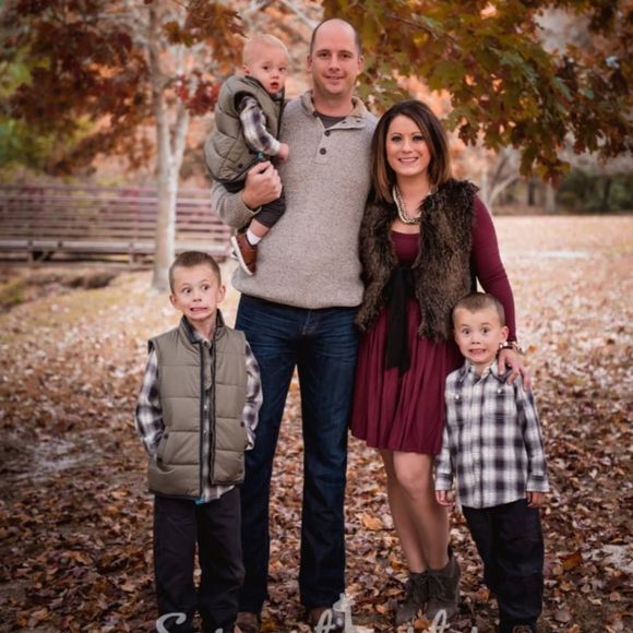 Meet your Posher, Melissa - Picture 1 of 1