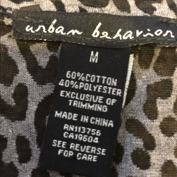 ✳️ 3 for $10✳️ Sheer animal print tee - Picture 3 of 3