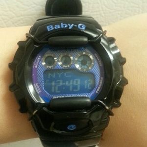 Closet closing *Baby- g shock