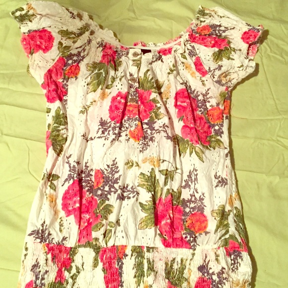 Floral boutique top