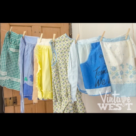5 vintage aprons