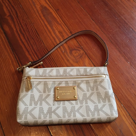 SALE Michael Kors 'Signature Large' Zip Wristlet