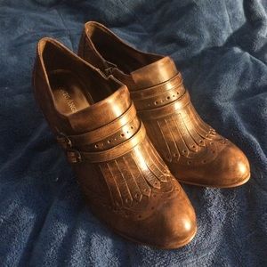 Enzo Angiolini Clogs