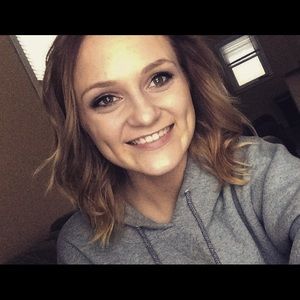 Meet your Posher, Abby