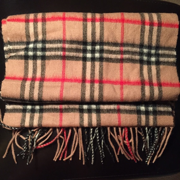 100% Cashmere Burberry Scarf (Authentic)