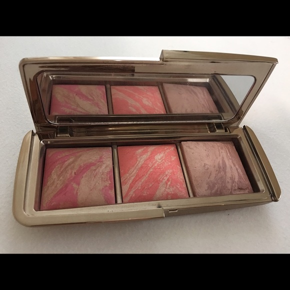 Hourglass Ambient Lighting Blush Palette
