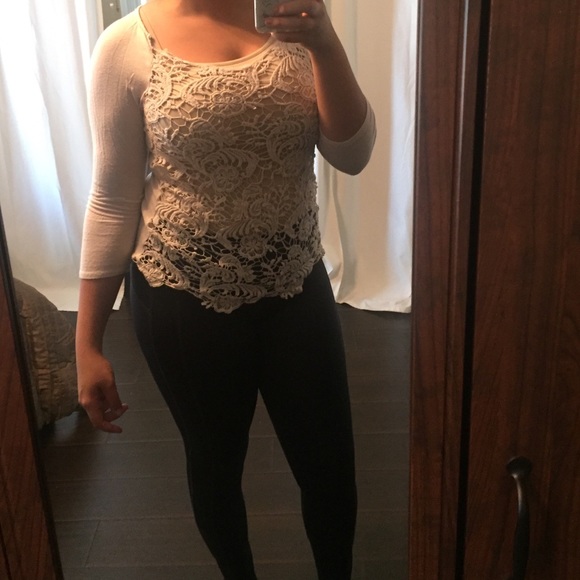 Crochet cream top - Picture 3 of 3