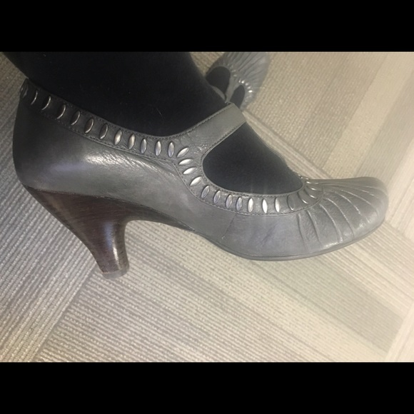*SOLD* Genuine leather grey vamp maryjanes - Picture 3 of 4