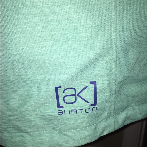 🌟SOLD🌟Burton AK Snowboard Coat in Mint & Purple - Picture 2 of 3