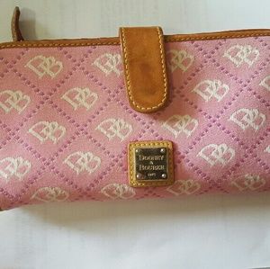 Dooney and Bourke Wallet quilt signature
