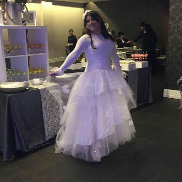 WEDDING/OCCASION GOWN/DRESS ONE DAY SALE - Picture 3 of 6