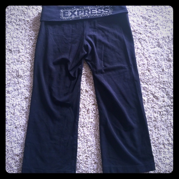 Express crop yoga pants
