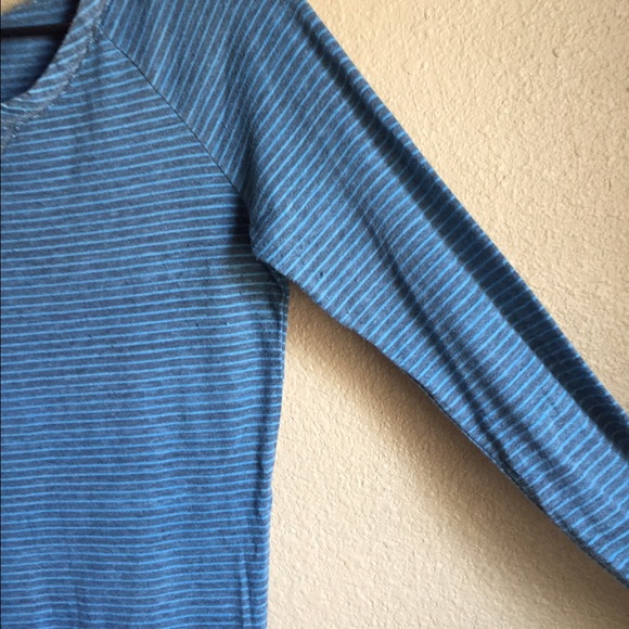 Blue/gray striped long sleeve - Picture 3 of 3