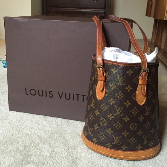 💯 Authentic Louis Vuitton bucket pm