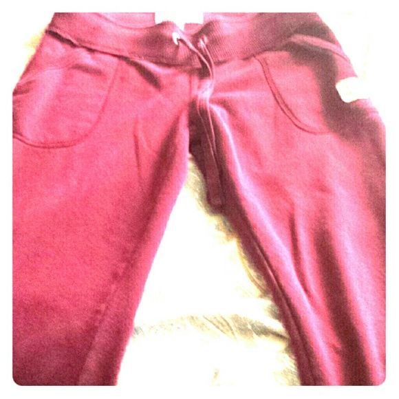 AERO maroon sweatpants 🎵🎵