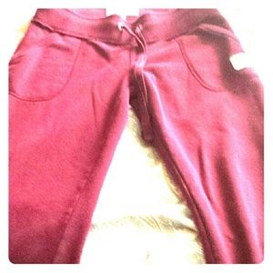 AERO maroon sweatpants 🎵🎵