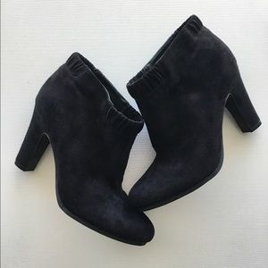 Sam & Libby faux suede black booties. Size 6
