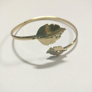Avon Gold Leaf Rhinestone Bangle Bracelet