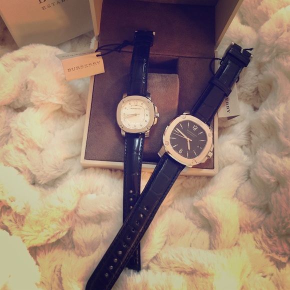 💕💯Authentic Burberry The Britain Ladies Watch 💕 - Picture 1 of 4