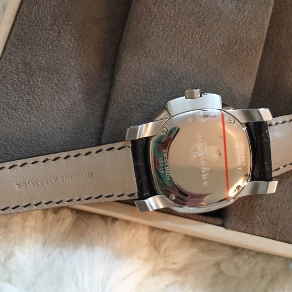 💕💯Authentic Burberry The Britain Ladies Watch 💕 - Picture 2 of 4