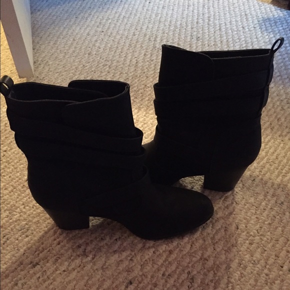 Black small heel boots.