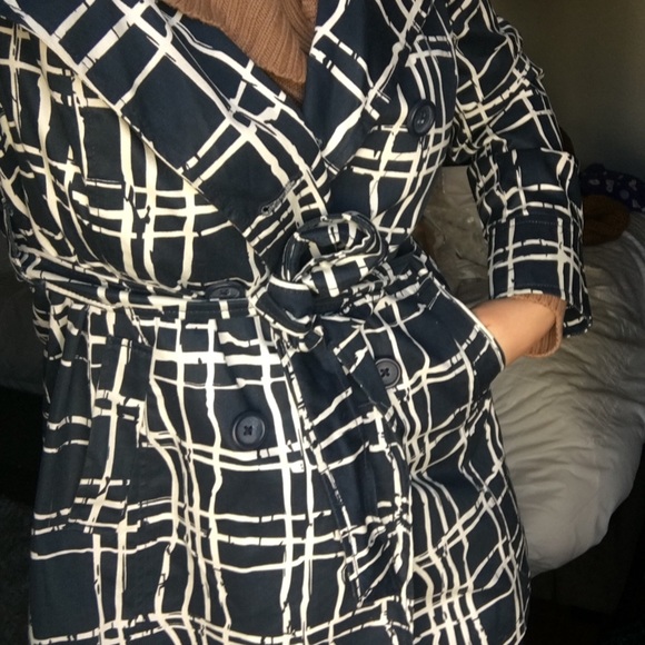 Coat - Picture 4 of 4