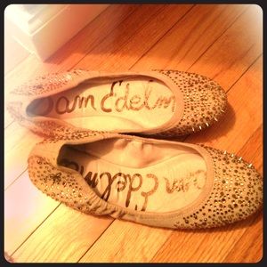 Sam Edelman tan/ gold/ stud flats