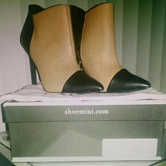 NIB Shoemint Sea of Shoes "Jane" Booties