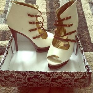 Heels heels and more heels 👠