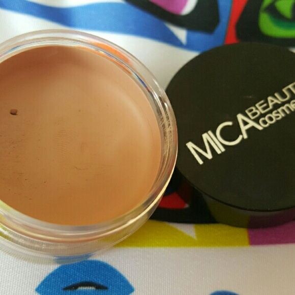 MICA beauty cosmetics eye primer - Picture 2 of 3