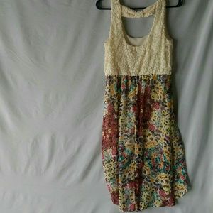 Lace Flowy midi dress with bowtie back