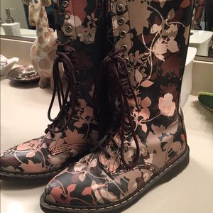 Dr Martens Cerys tall boots