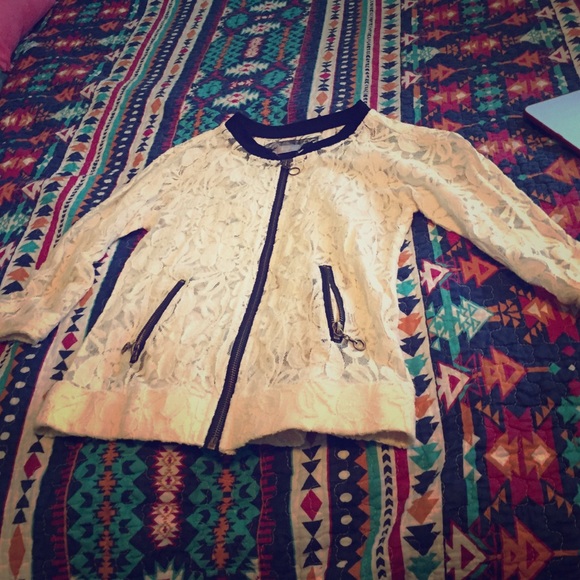 Lace cream jacket from the Buckle