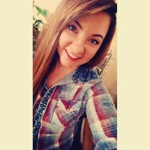 Meet your Posher, Courtney