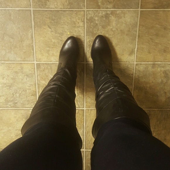Black knee boots