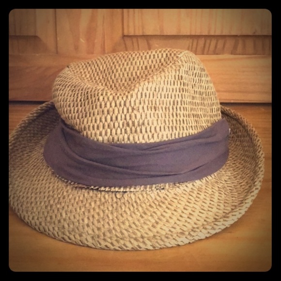 Accessories - 2 piece bundle Straw fedora and sunglasses