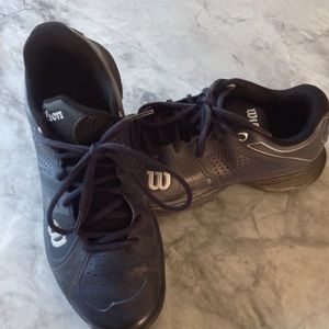 Wilson tennis shoes women's 8.5