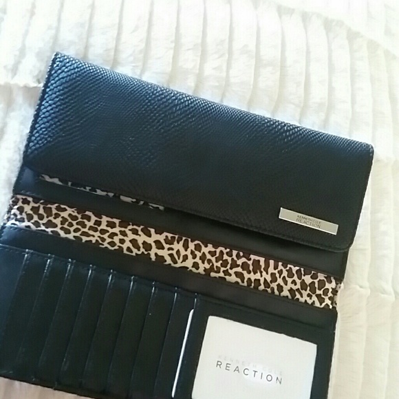 Kenneth Cole Reaction - Picture 2 of 4