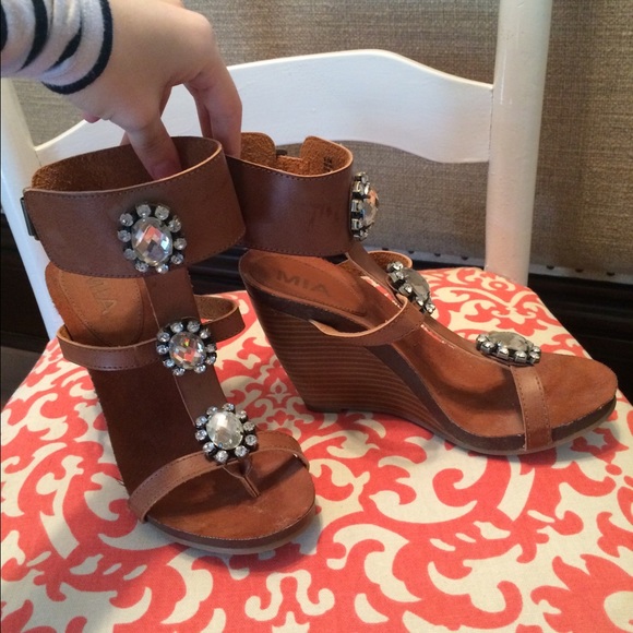 MIA jeweled Sandals SOLD - Picture 3 of 4