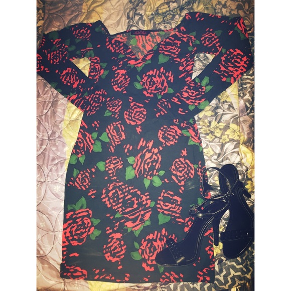 (FLASH SALE) !!🌟 Cute floral bodycon dress
