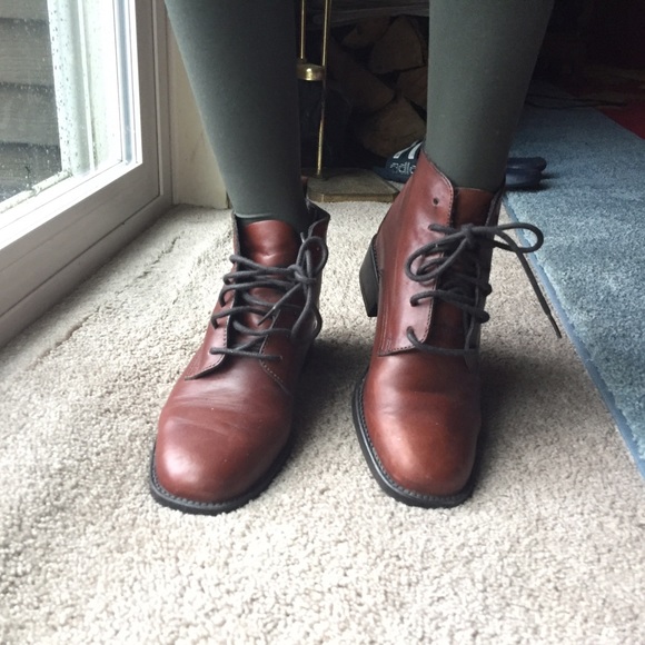 Vintage brown ankle boots