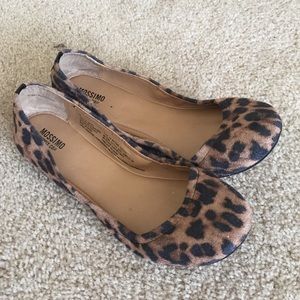 Cheetah print flats NWOT