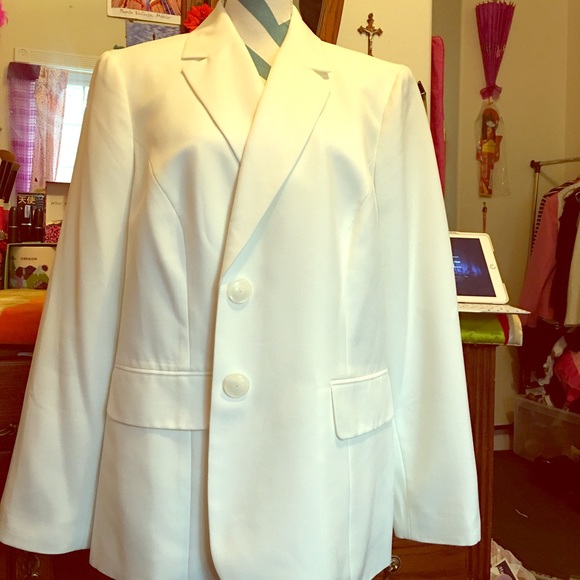 Classic White Blazer (Plus Size)