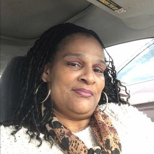 Meet your Posher, Selina