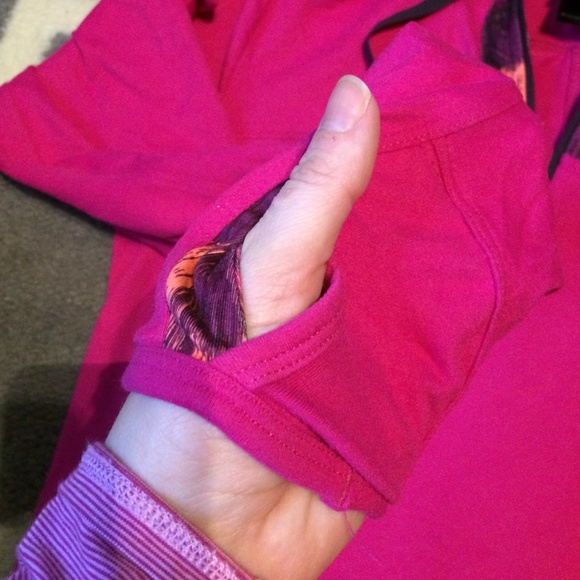 North Face pullover - Picture 2 of 4