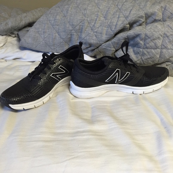 New Balance Shoes - Black New Balance tennis shoes