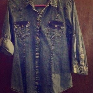 | NEW | XL Fashion to Figure Denim Shirt
