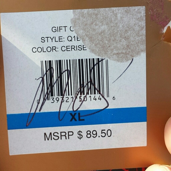 Sold in Leah's Bundle of 9!  Ellen Tracy blouse - Picture 4 of 4