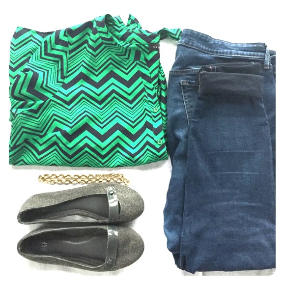 FLASH SALE | Green & navy zig-zag patterned blouse